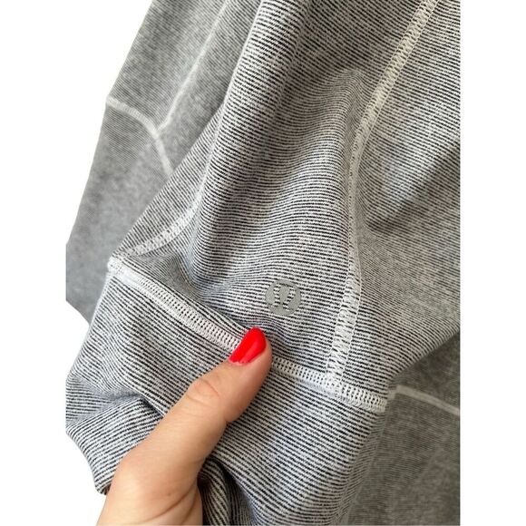 lululemon athletica Gray and Black Sweatshirt - Picture 10 of 12